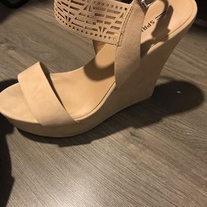 Spring Heals beige